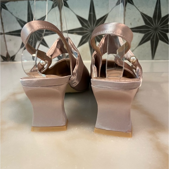 NEW Satin Faux Pearl Decor Slingback Pumps - Picture 11 of 13
